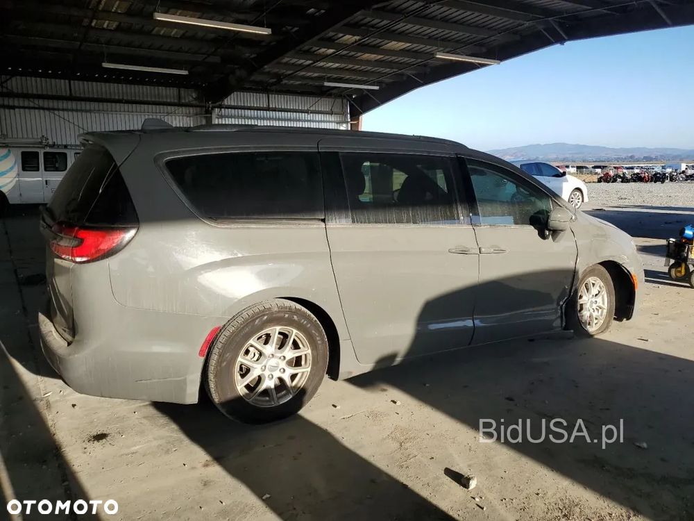 Chrysler Pacifica - 3