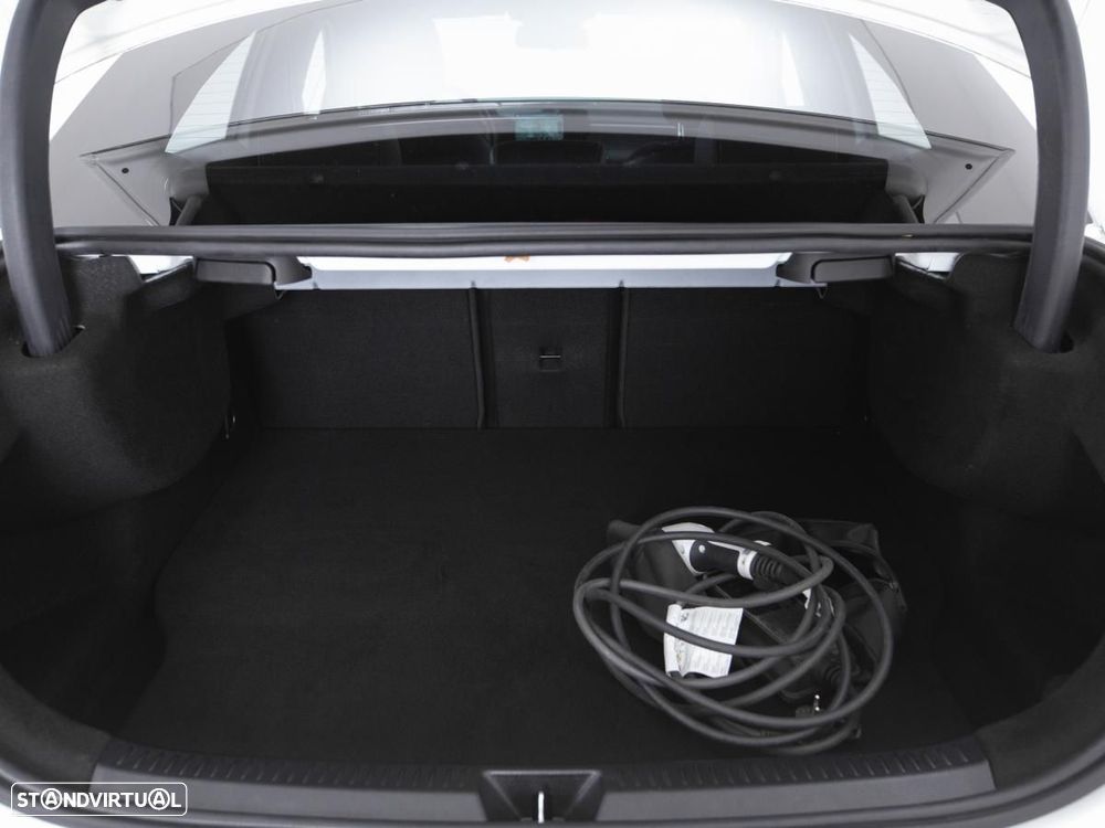 Mercedes-Benz A 250 Limousine e 8G-DCT - 13