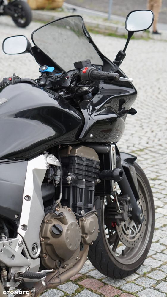 Kawasaki ZR - 6