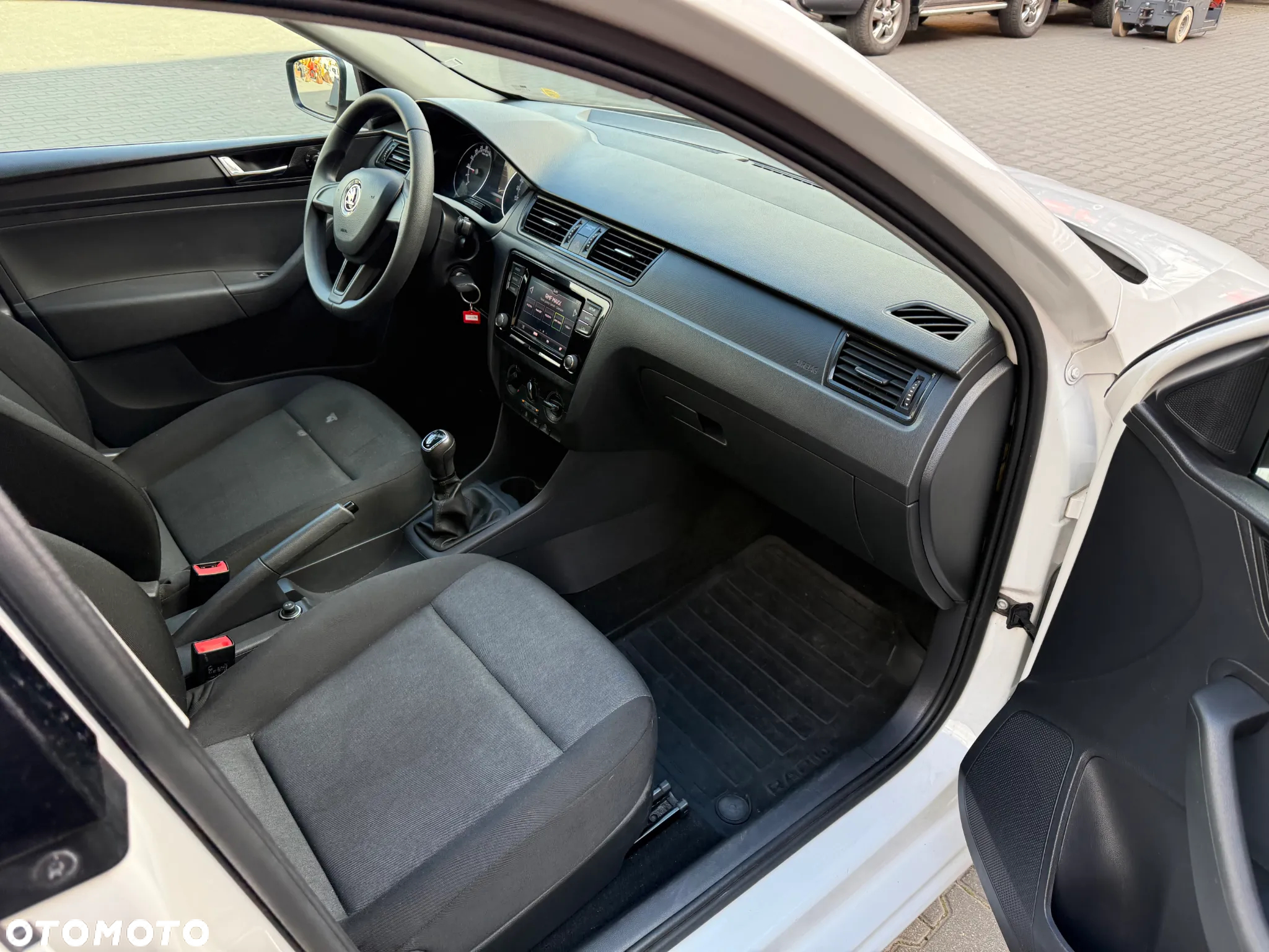 Skoda RAPID 1.6 TDI DPF Ambition - 22