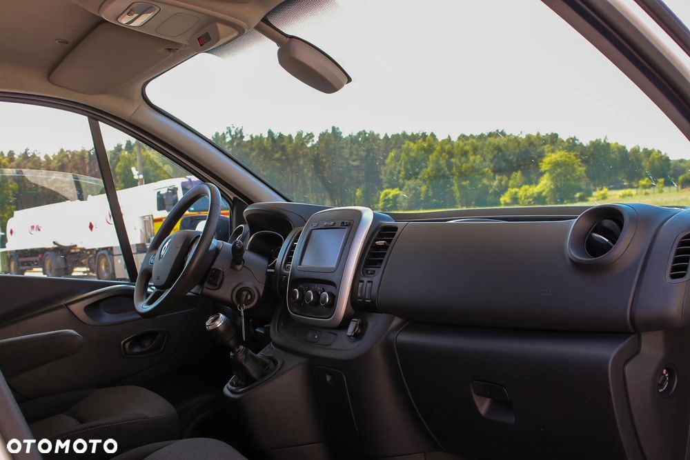 Renault Trafic - 23