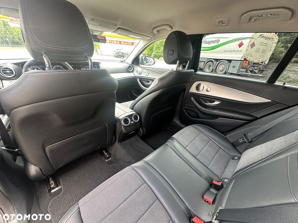 Mercedes-Benz Klasa E 200 d T 9G-TRONIC Avantgarde - 28