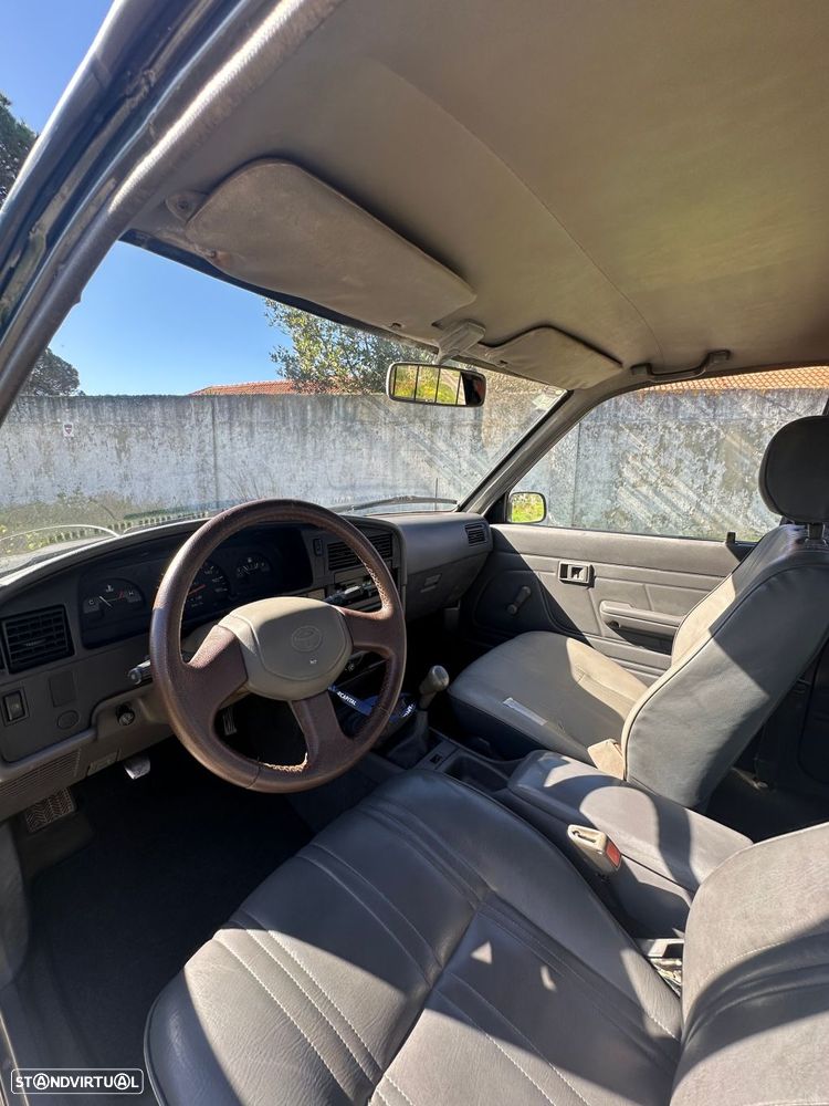 Toyota Hilux 2.4 D LN85LP Cx Mad. C.D - 9