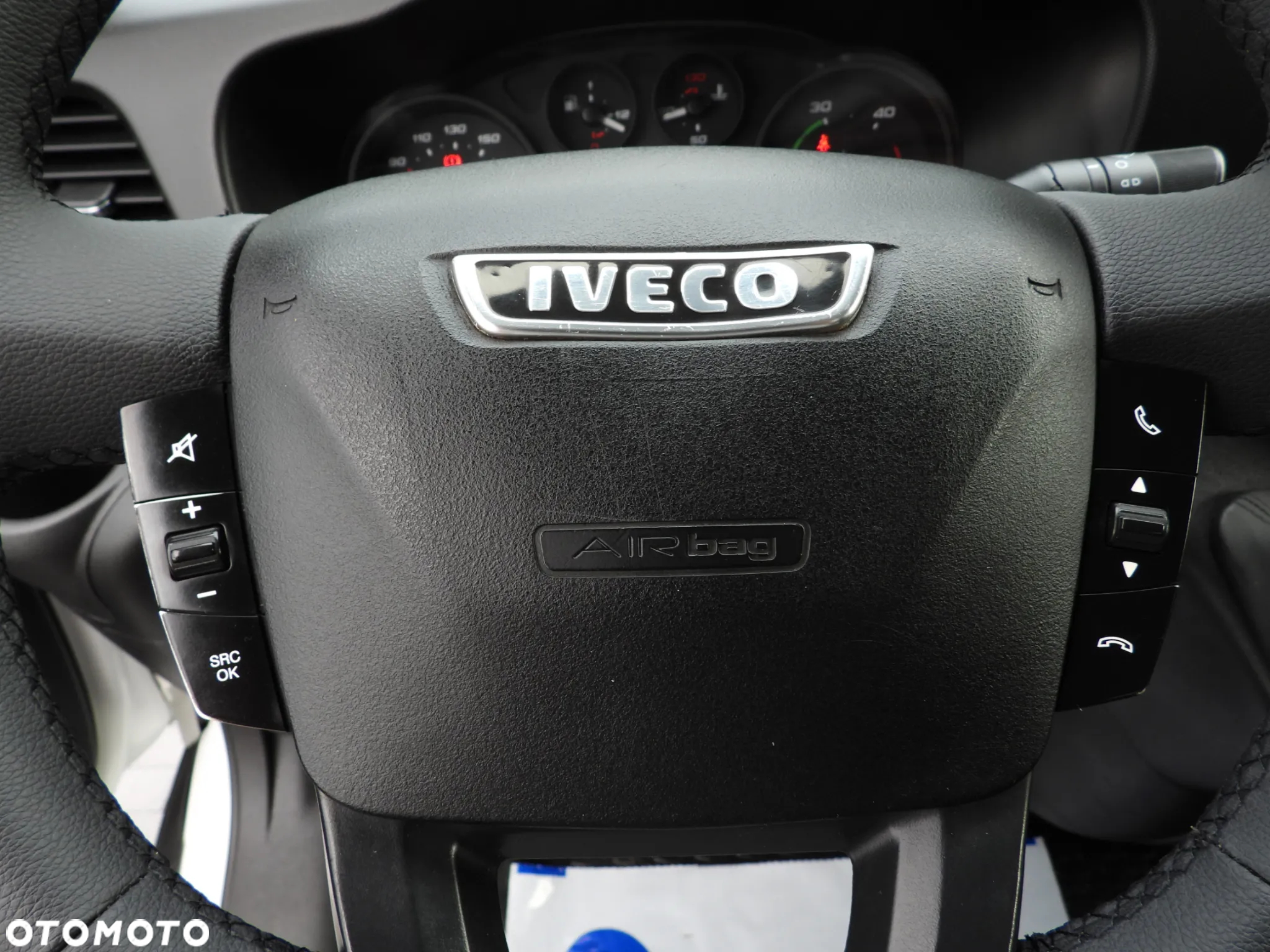 Iveco DAILY 35C17 SKRZYNIA PODWÓJNA KABINA DOKA 7 MIEJSC TEMPOMAT BLIŹNIACZE KOŁA KLIMATYZACJA 170KM [ 098947 ] - 32