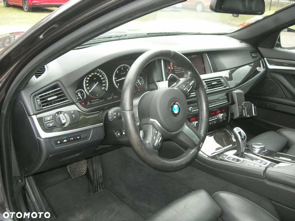 BMW Seria 5 530d xDrive Sport-Aut Luxury Line - 15