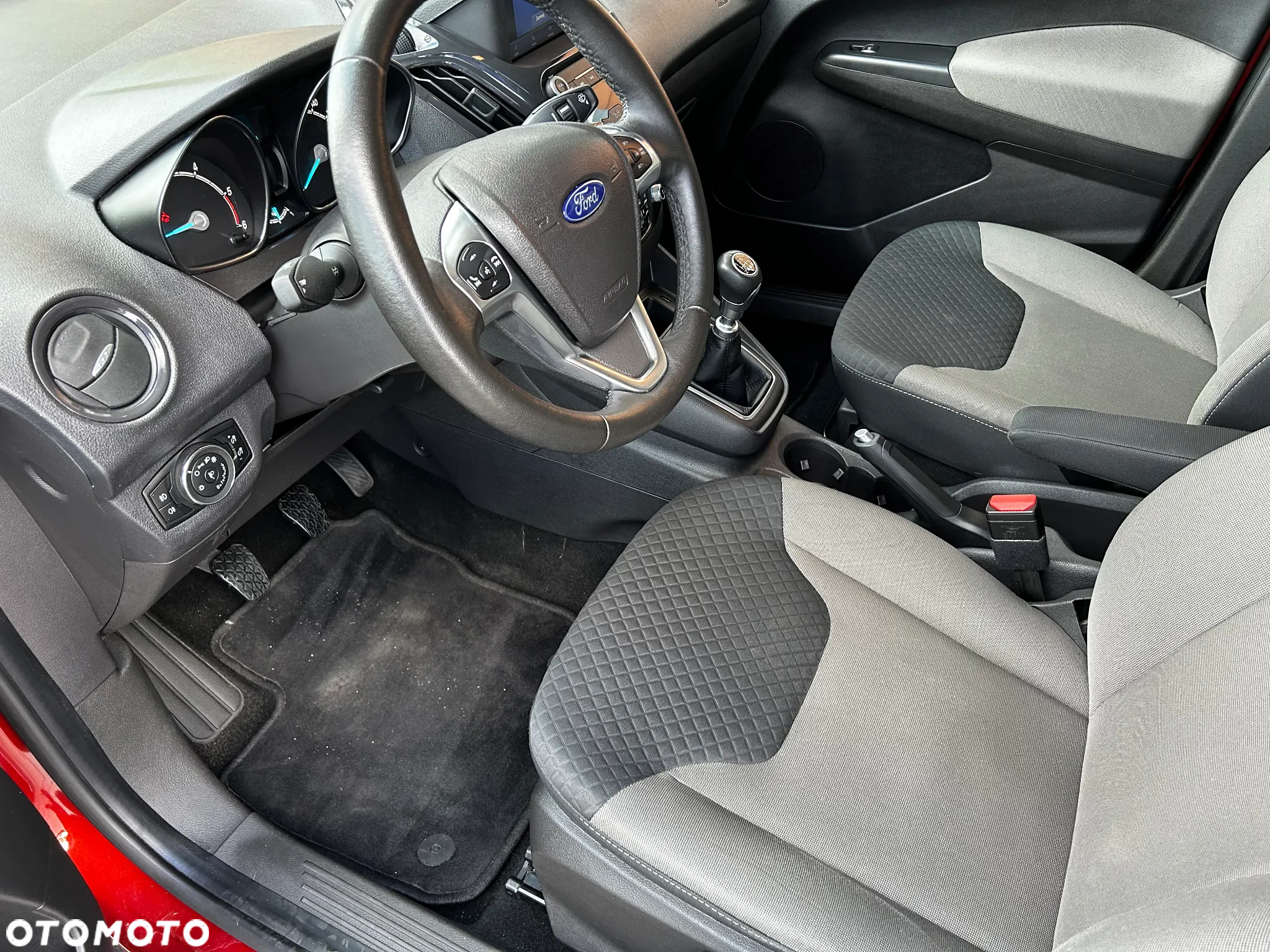 Ford Tourneo Courier 1.5 TDCi Titanium - 9