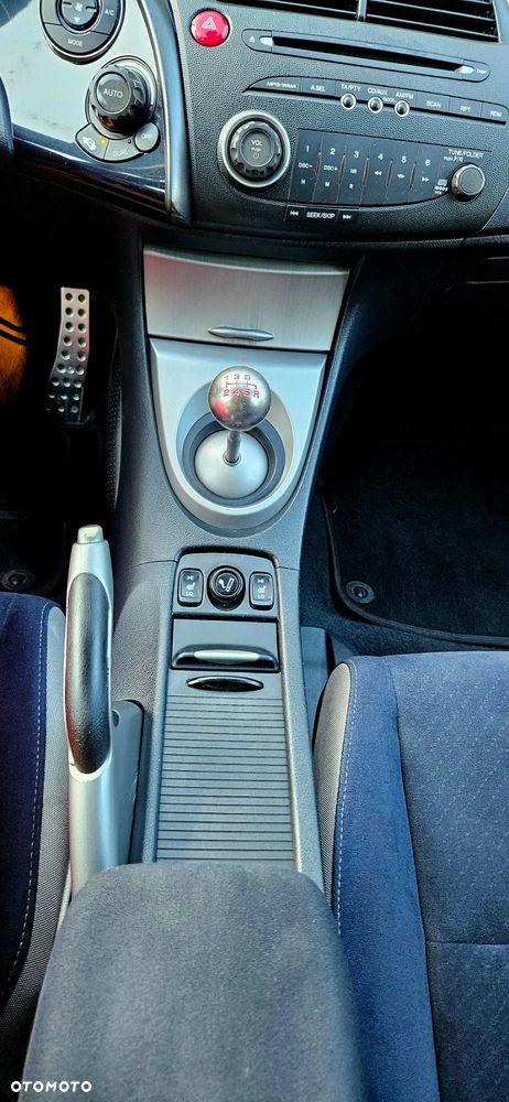 Honda Civic 1.8 Executive - 10