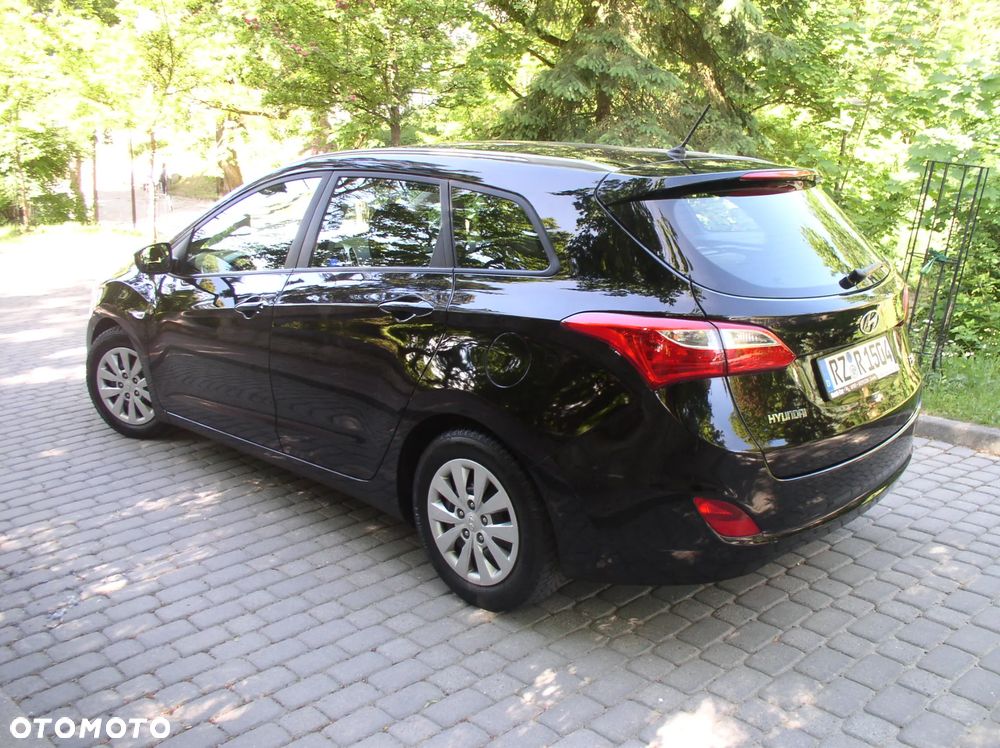 Hyundai i30 blue 1.4 Classic - 3