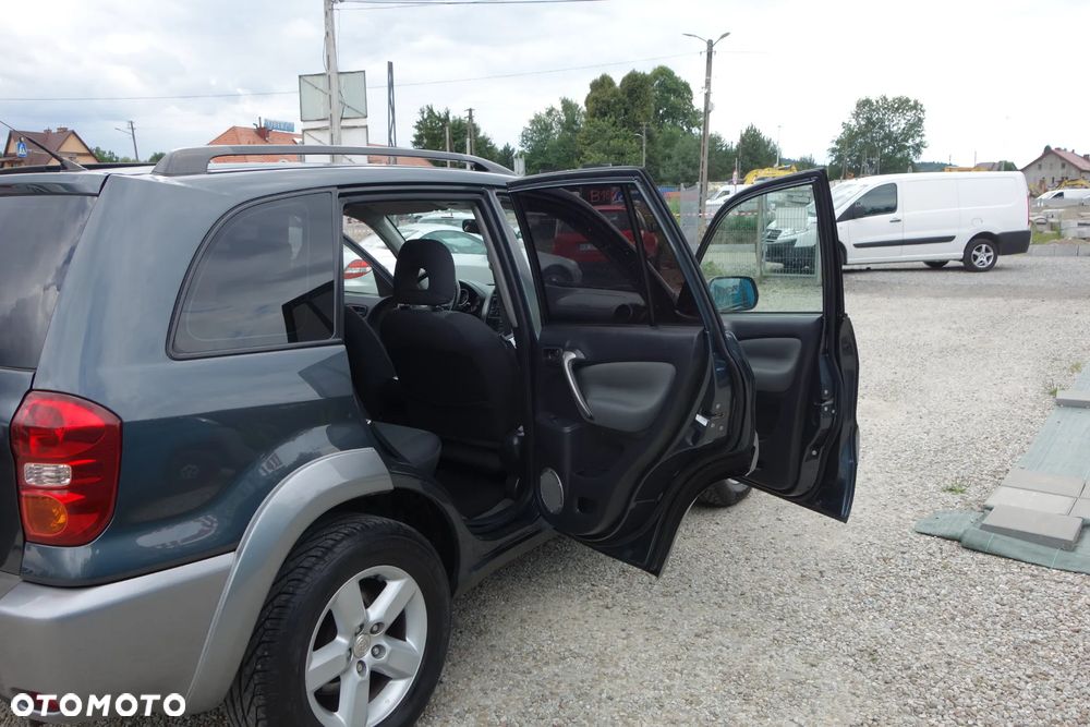Toyota RAV4 2.0 VVT-i 4x4 - 10
