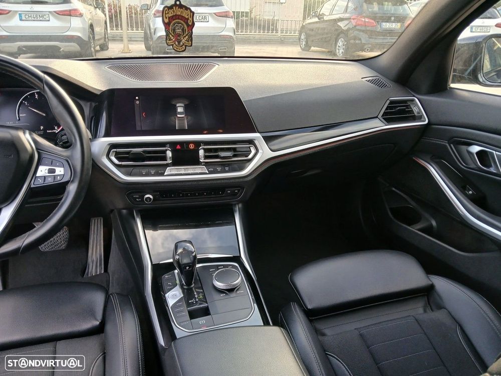 BMW 320 d Auto - 13