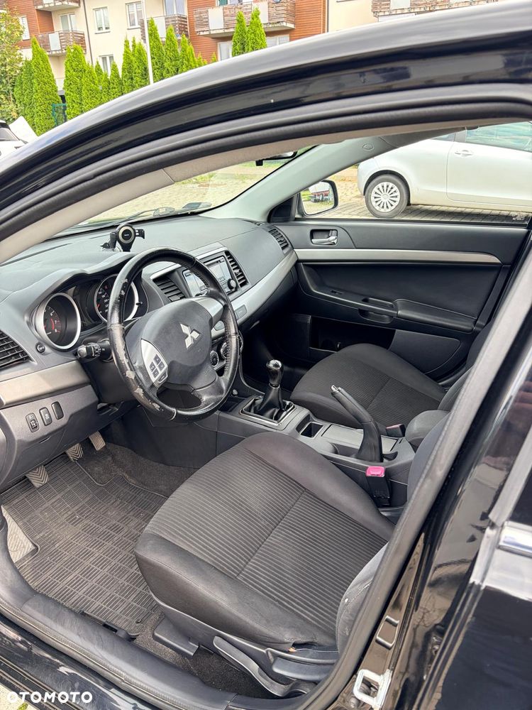 Mitsubishi Lancer 1.6 Invite - 10