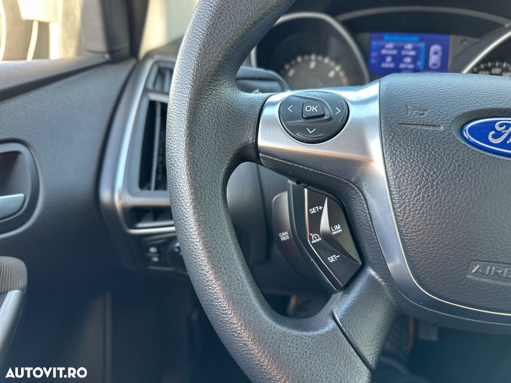 Ford Focus 1.6 TDCi DPF Champions Edition - 29