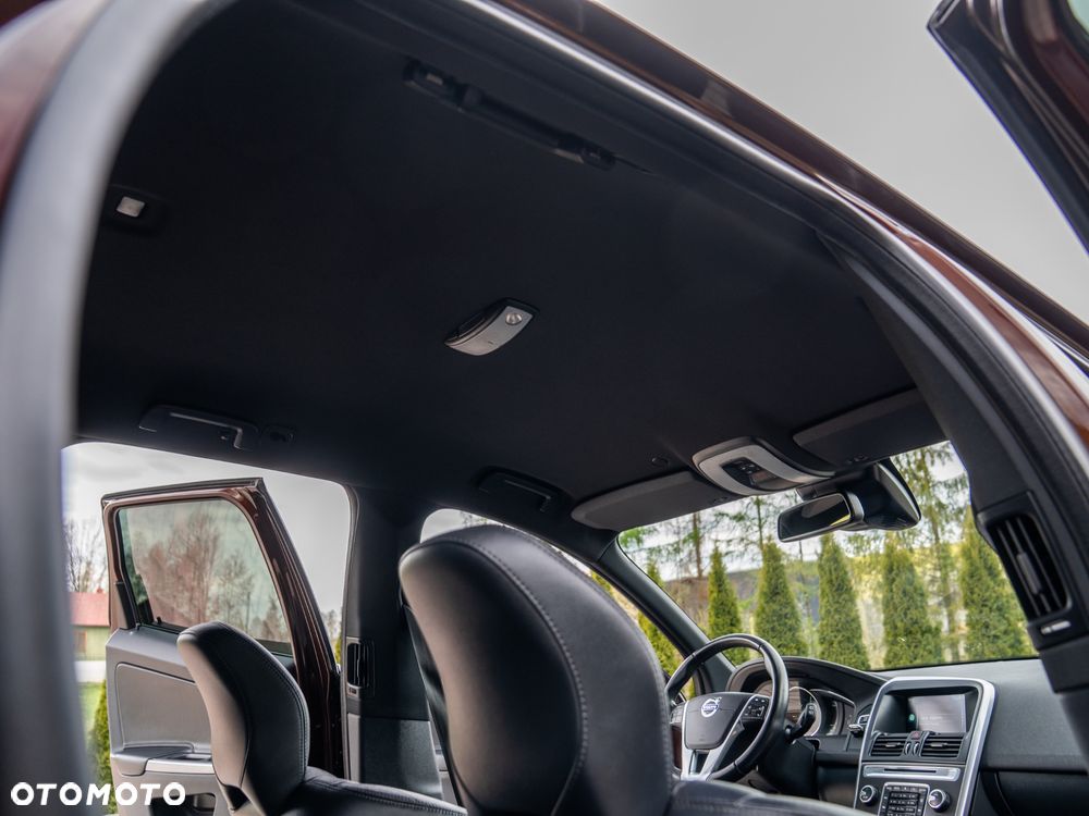Volvo XC 60 D4 Momentum - 28
