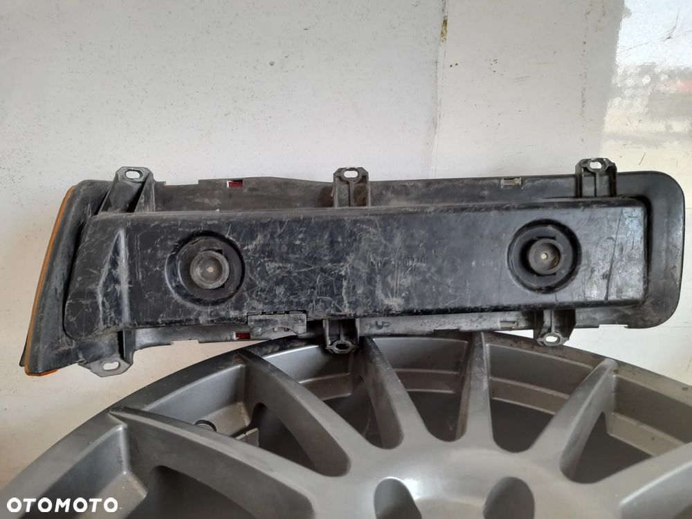 Lampa prawy tył Mercedes W123 Mercedes-Benz 1238200864R - 5