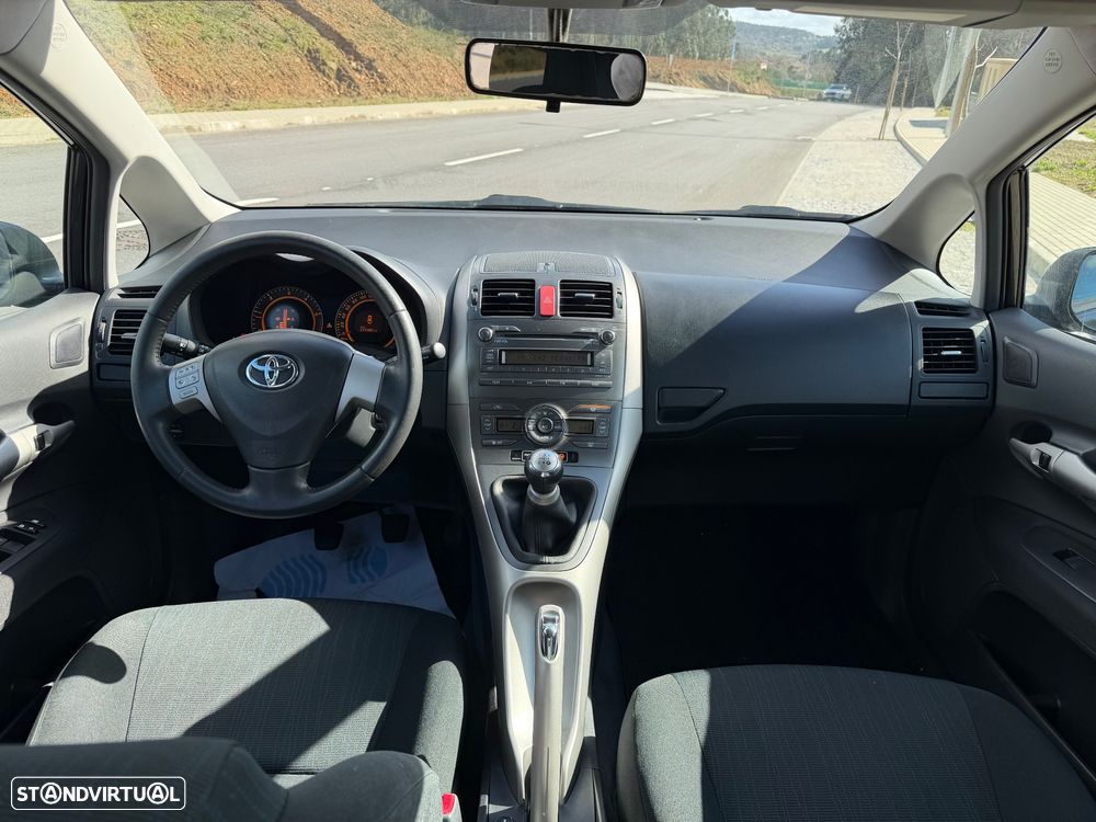 Toyota Auris 1.4 D-4D Luna - 3