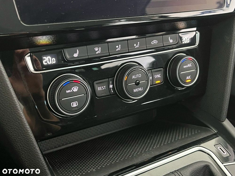 Volkswagen Passat Variant 2.0 TSI Business DSG - 33