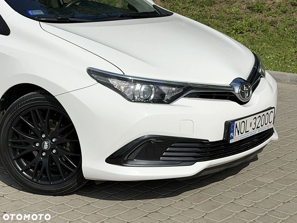 Toyota Auris 1.4 D-4D Dynamic - 35