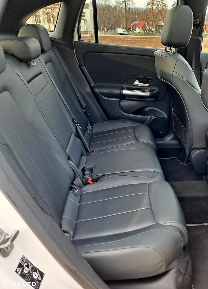 Mercedes-Benz GLA 250 4Matic 8G-DCT Progressive - 18