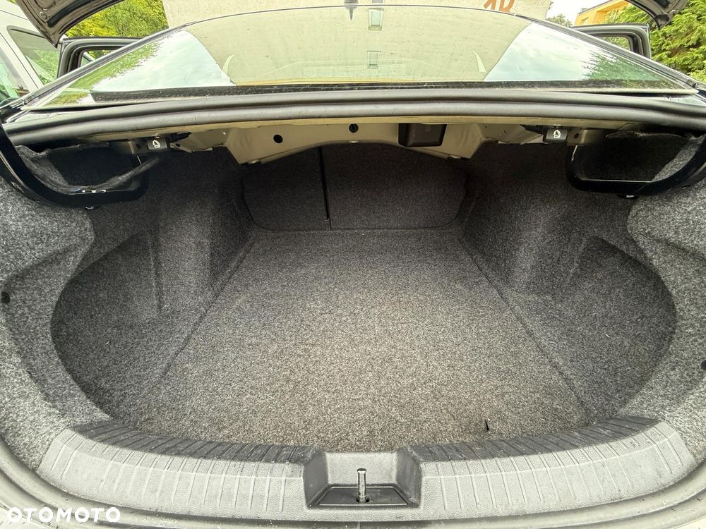Volkswagen Jetta - 32