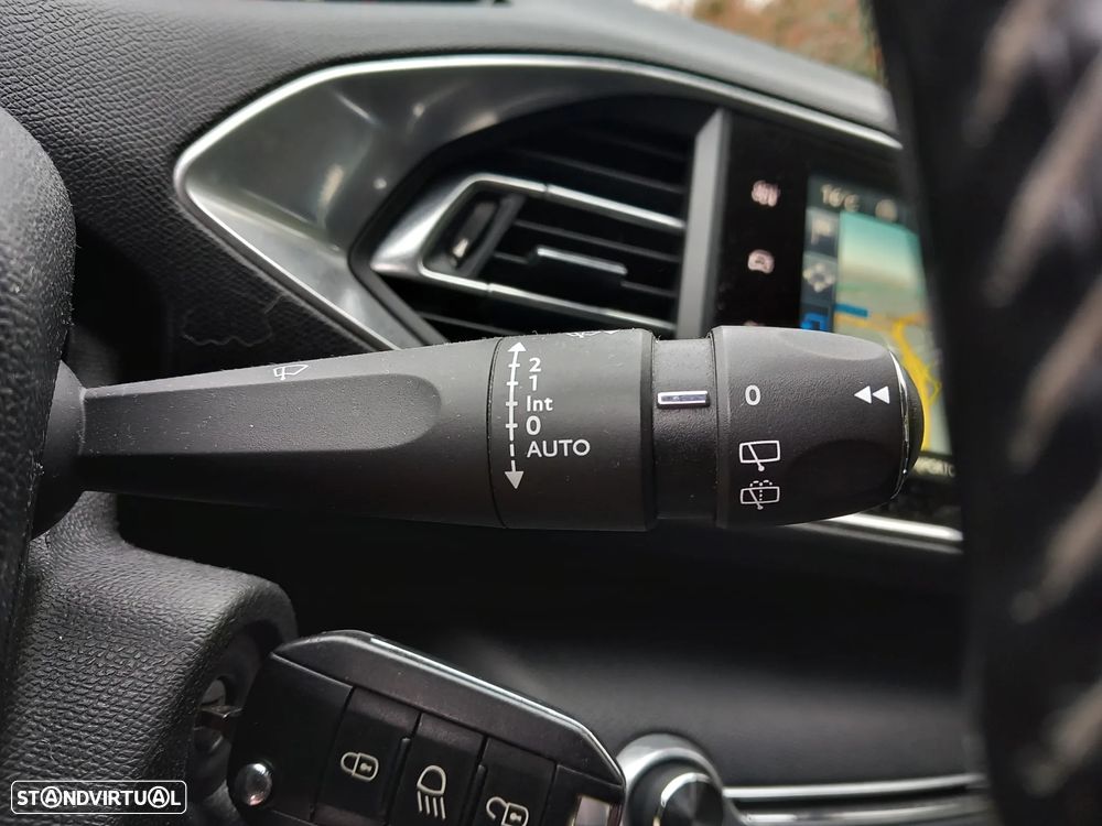 Peugeot 308 SW BlueHDi 150 EAT6 Stop & Start Business-Line - 21