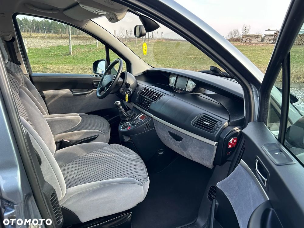 Peugeot 807 HDi 135 Premium - 14