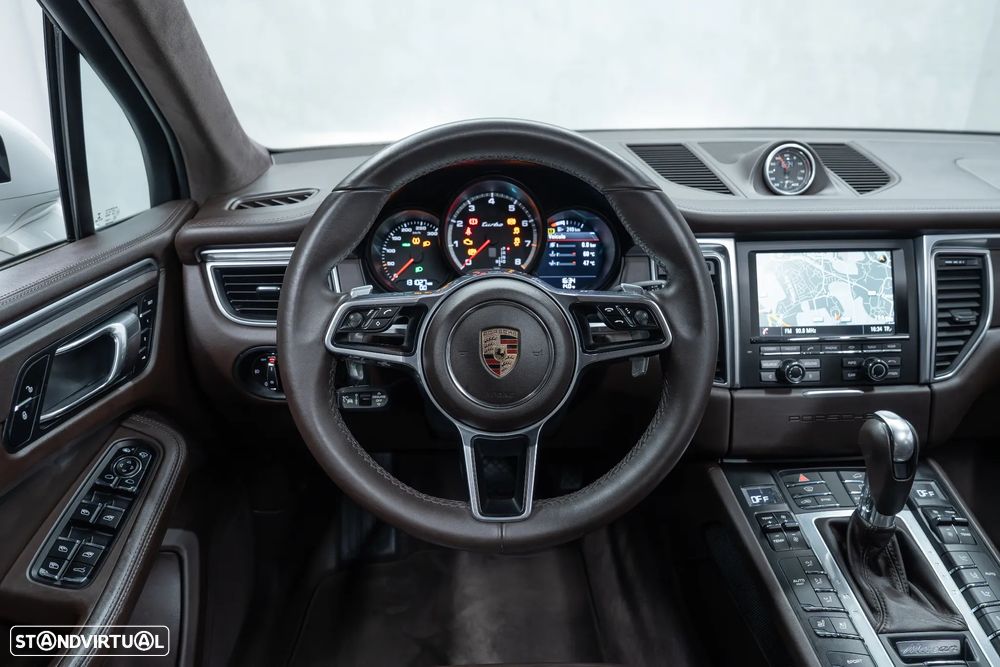 Porsche Macan Turbo PDK - 22