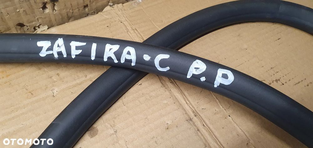 Uszczelka drzwi prawy przód przednia prawa Opel Zafira C 13259937 - 6