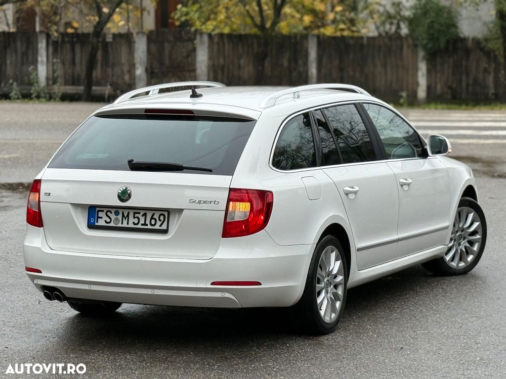 Skoda Superb 2.0 TDI DSG Elegance - 4