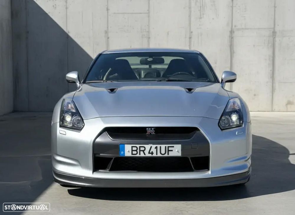 Nissan GT-R - 2