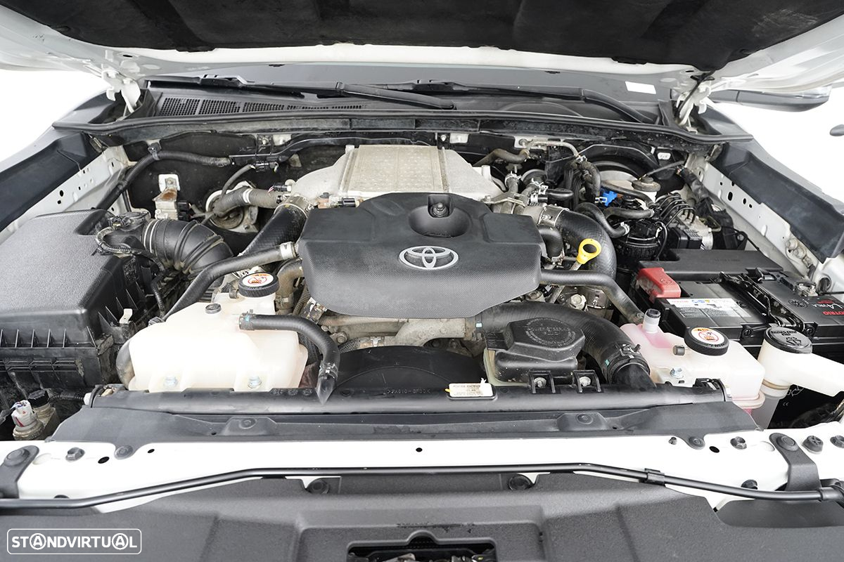 Toyota Hilux 2.4 D-4D 4WD CD CM - 22