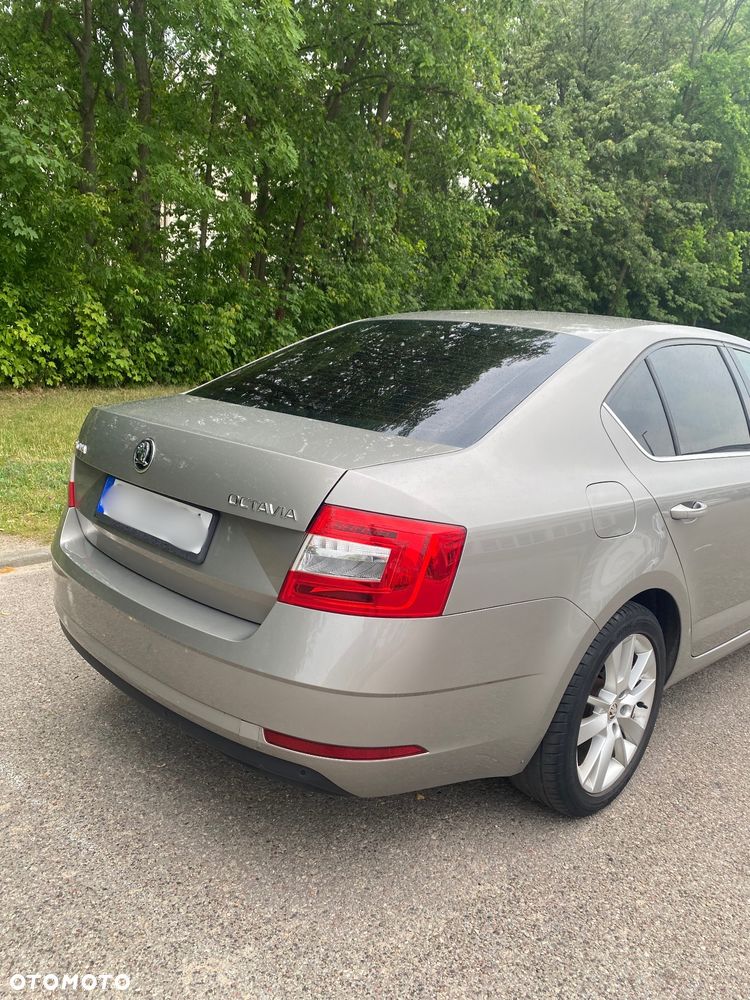 Skoda Octavia 1.6 TDI Ambition DSG - 2