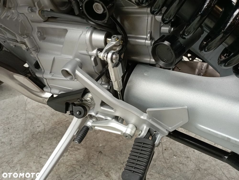 Moto Guzzi Stelvio - 18