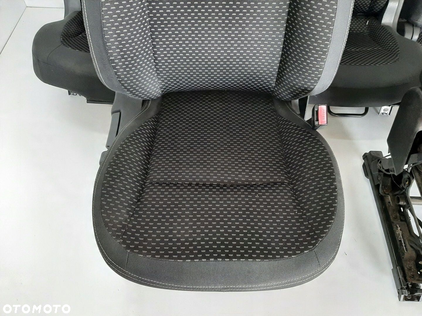 NISSAN QASHQAI 2 J10 08R FOTELE KANAPA 3RZAD KPL - 4