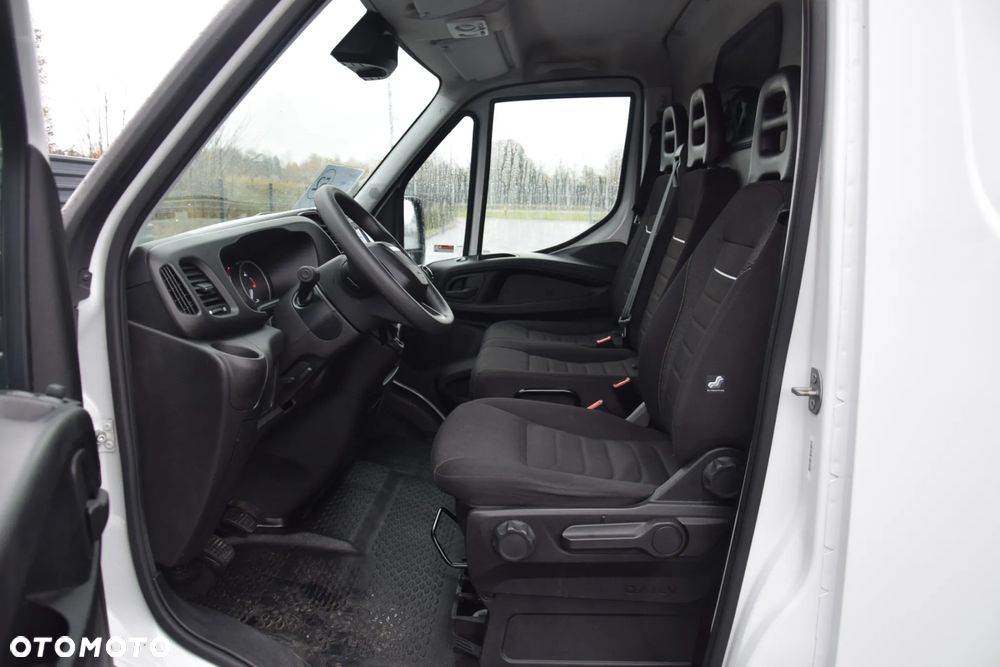 Iveco DAILY MAXI 35S16 / 2.3 - 160 KM / NOWY MODEL / 3 OSOBY / DOSTAWCZE / BLASZAK / KLIMA / CZUJNIKI COFANIA / TRYB CITY-ECO / 2023 / SERWISOWANY / SPROWADZONY Z NIEMIEC - 27
