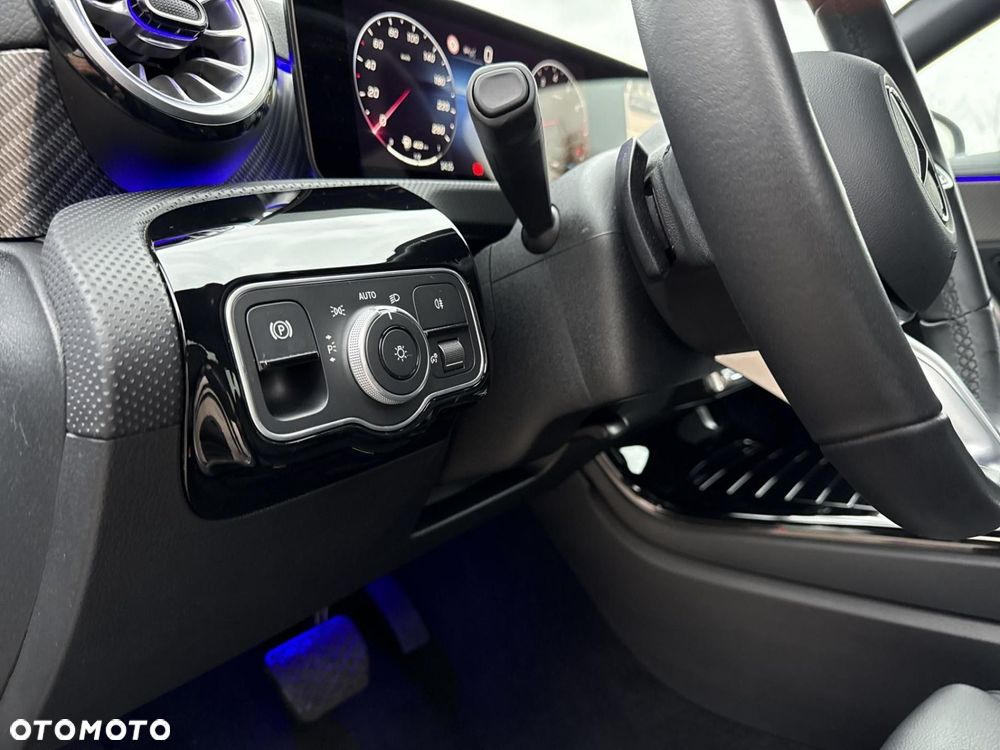 Mercedes-Benz CLA - 13