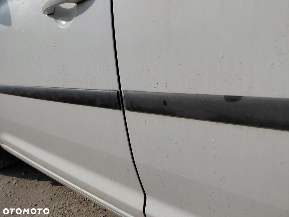 Volkswagen Caddy 2.0 TDI Comfortline - 18