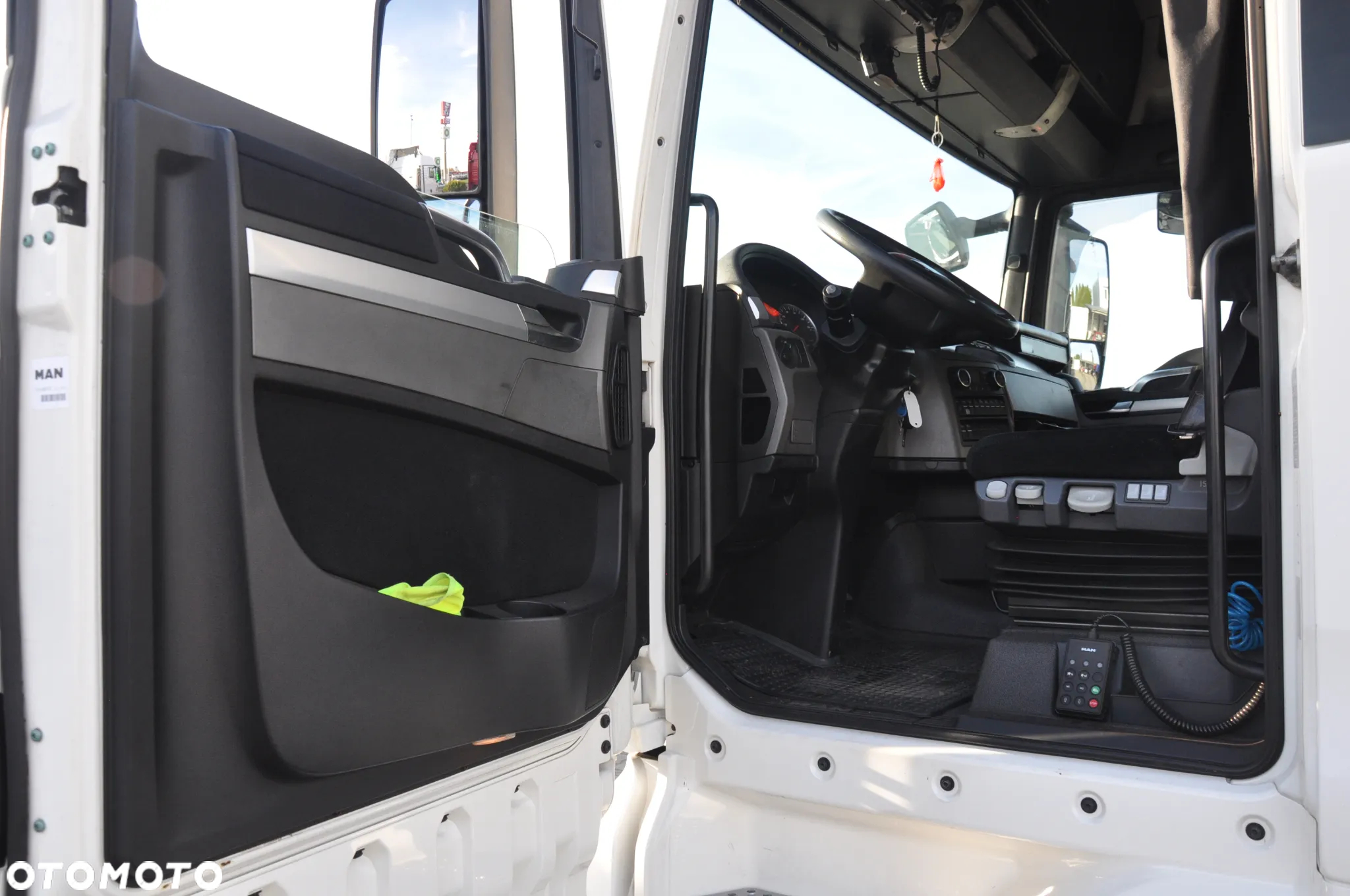 MAN TGX 18.440 LOW DECK NOWE SPRZĘGŁO BOGATE WYPOSAŻENIE - 9