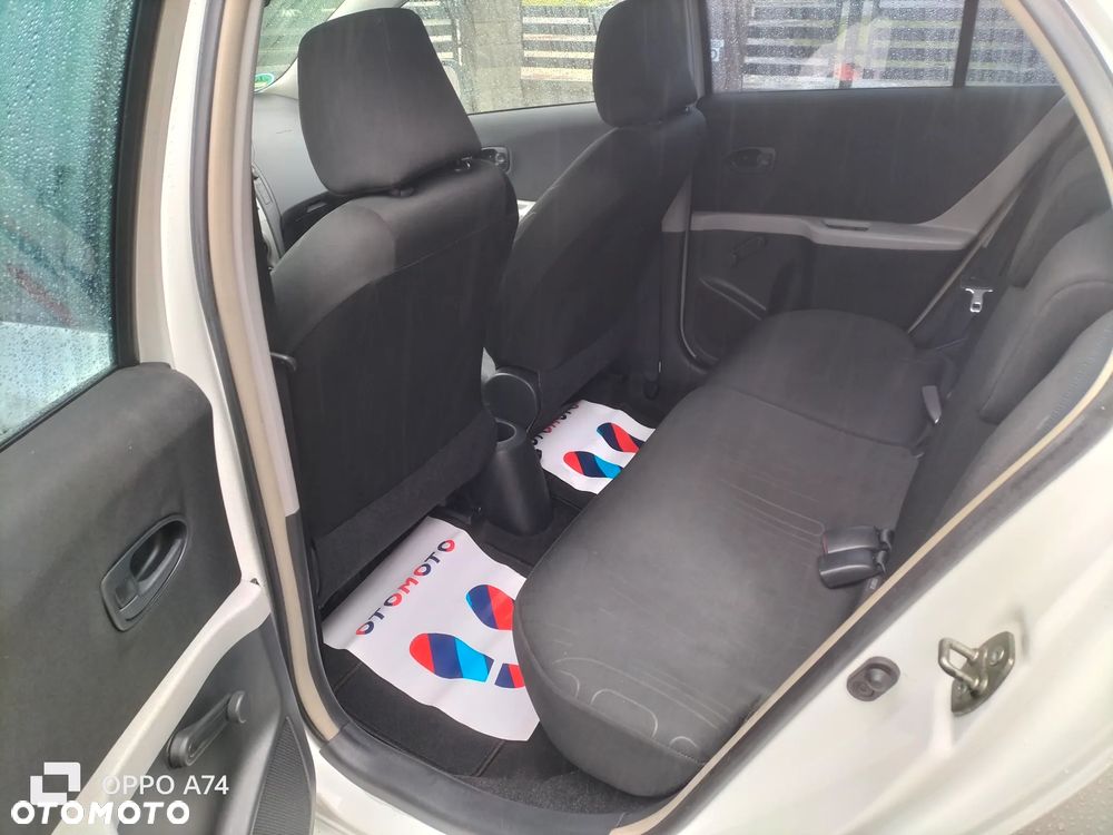 Toyota Yaris 1.0 Luna - 11
