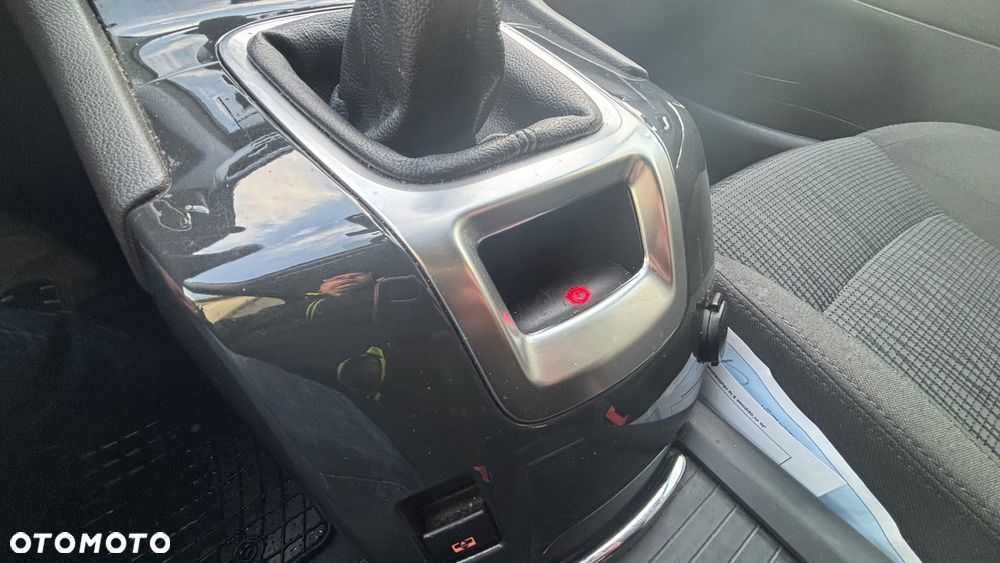 Peugeot 5008 1.6 THP Family 7os - 20