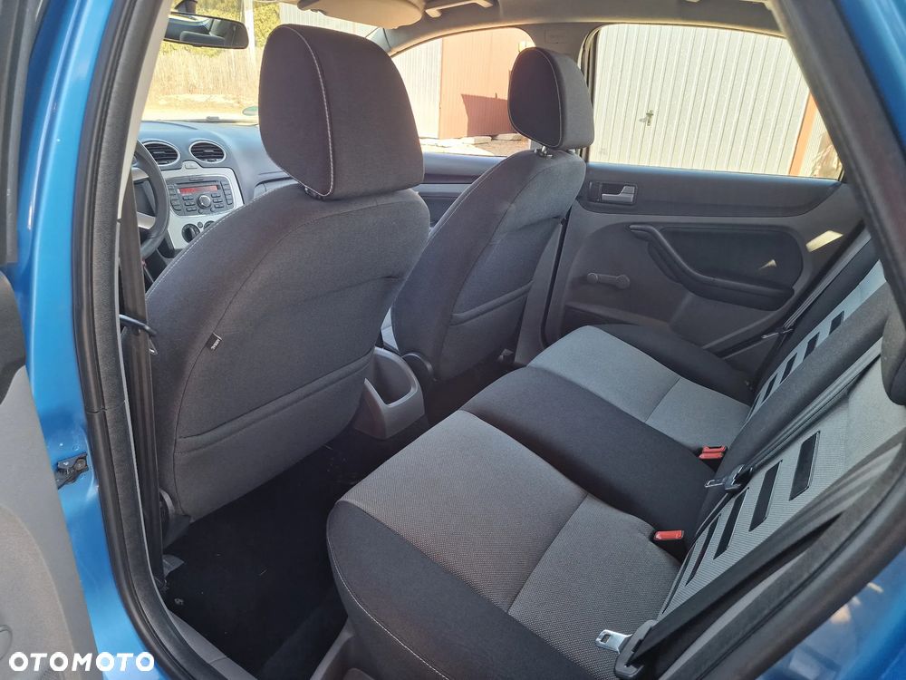 Ford Focus 1.6 Ghia - 18