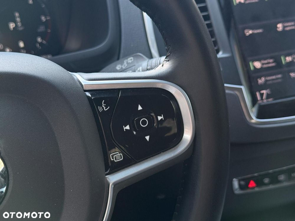 Volvo XC 90 - 22