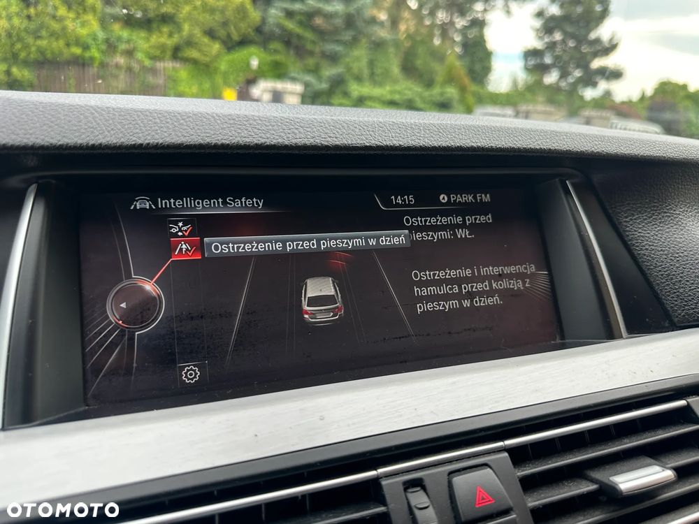 BMW Seria 5 520d xDrive - 38