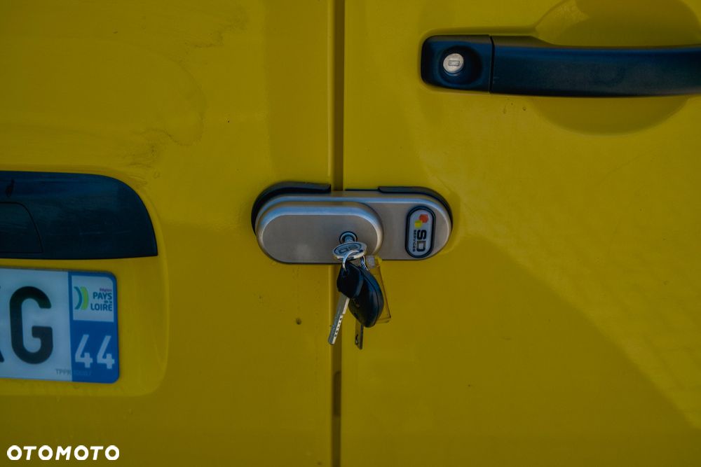 Renault E-Master - 22