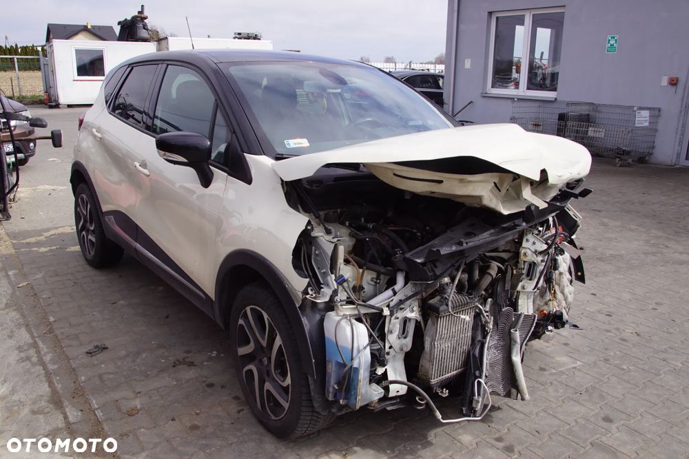 Auto na części - Renault Captur I 1.5 DCI 90 KM K9K628 JR5332 BIXND 2015R Silnik Skrzynia Drzwi Błotnik Klapa Zderzak Klamka Lusterko Szyba Lampa Deska Kokpit Sterownik Moduł Czujnik Licznik Wyświetlacz Panel Kierownica - 7
