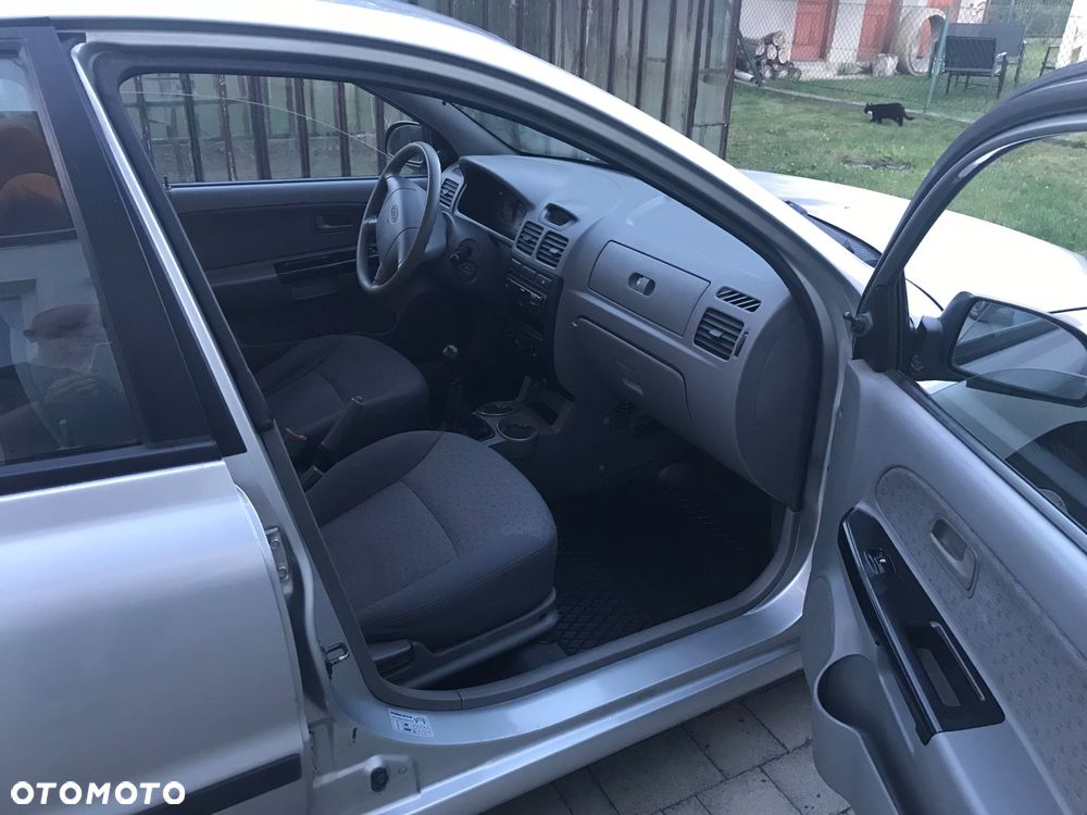 Kia Rio - 5
