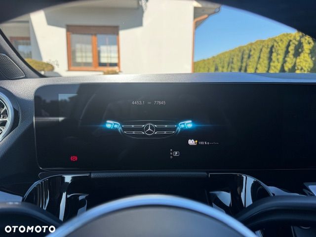 Mercedes-Benz GLA - 14