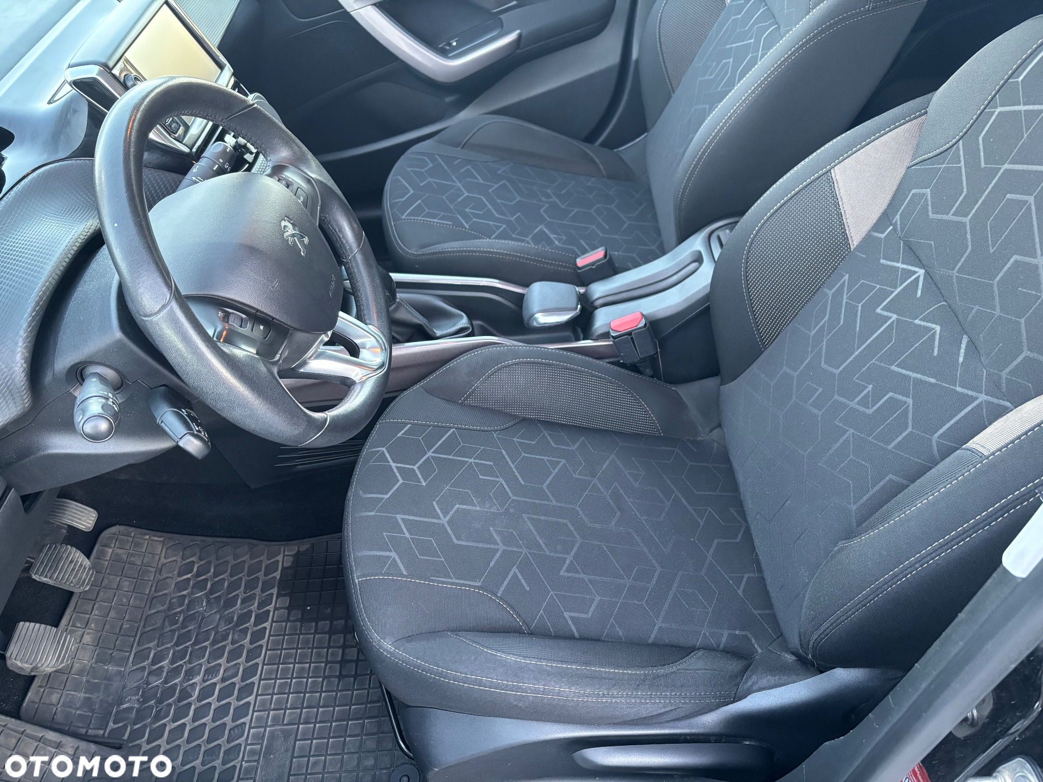 Peugeot 2008 1.2 Pure Tech Style S&S - 10