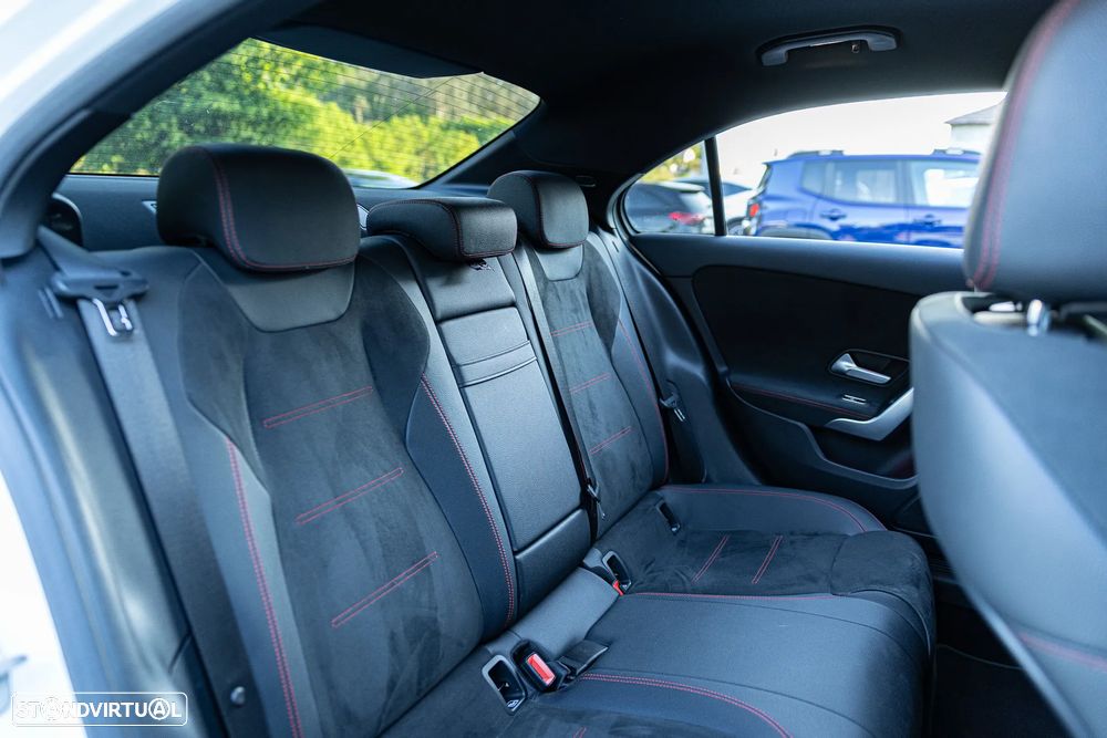 Mercedes-Benz A 200 Limousine 7G-DCT AMG Line - 32