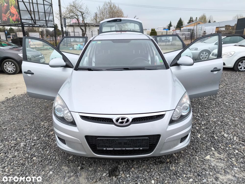 Hyundai i30 1.4 Classic + - 27