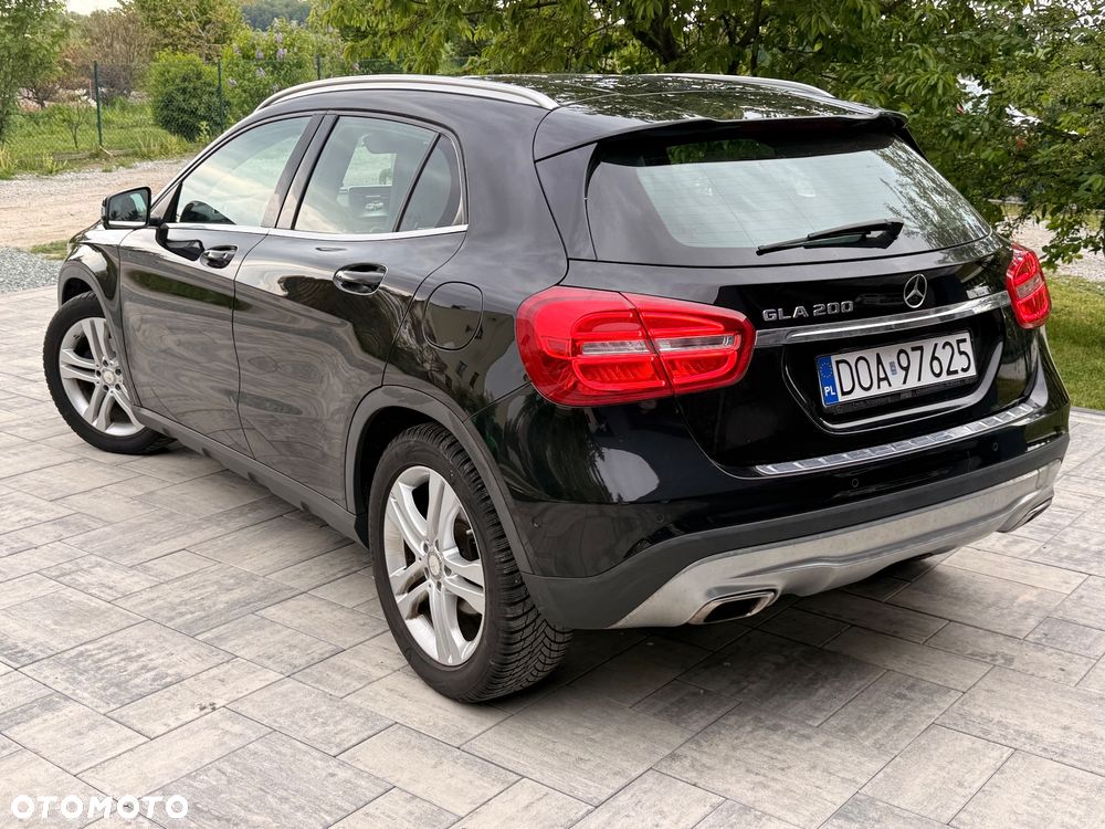 Mercedes-Benz GLA 200 7G-DCT Urban - 12